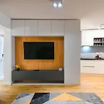 Charming 2 Bedroom Kluž