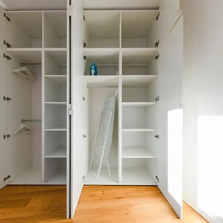 Charming 2 Bedroom Apartment
