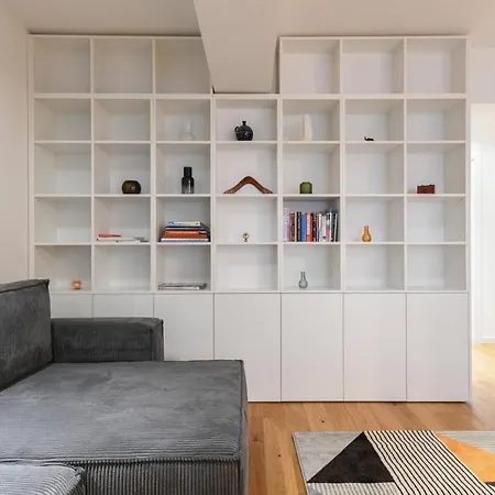 Charming 2 Bedroom *