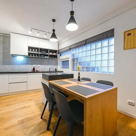 Charming 2 Bedroom Cluj-Napoca