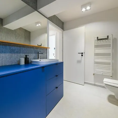 דירה Charming 2 Bedroom *