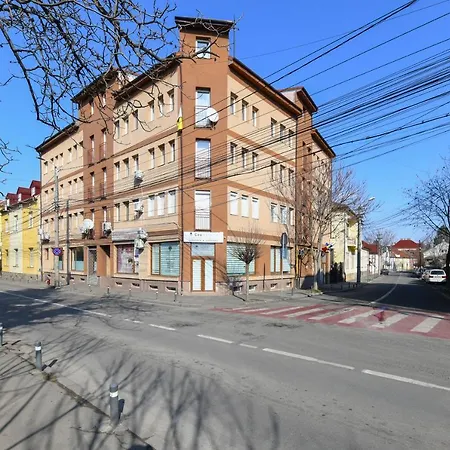 Charming 2 Bedroom アパート