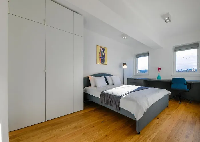 Charming 2 Bedroom Apartment